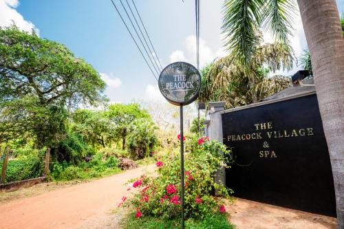 Arachchikattuwa Hotel | Peacock village and Spa