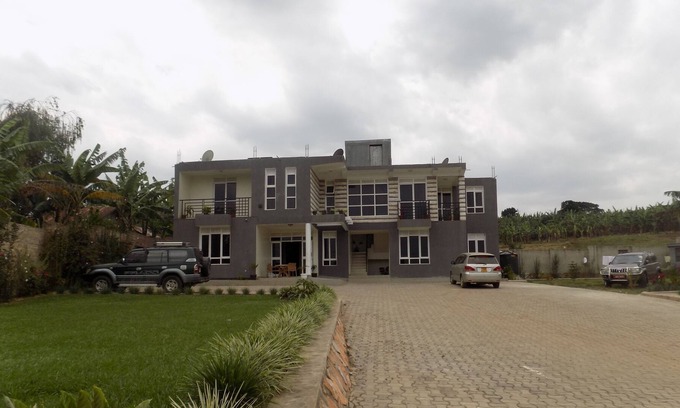 Bushenyi Hotel | Peak Resort Hotel