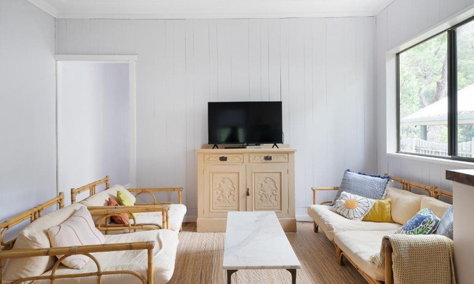 Pearl Beach House | Pearl Beach Semi - 2 min to sand & sea - Wattle