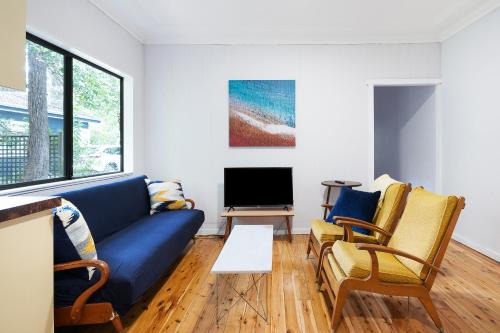 Pearl Beach House | Pearl Beach Semi - 2 min to sand & sea - Lilly