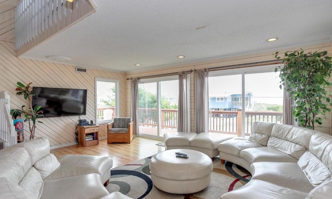 Sandbridge House | Pearl by the Sea