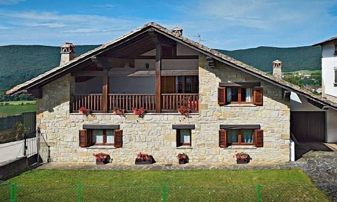 Ultzama Cottage | Pedronea House for 14 people