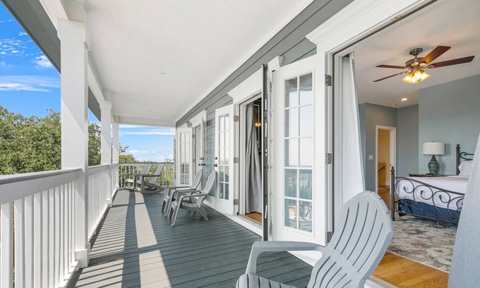 Ocean Springs Apartment | Pelican View Beach House - Private Beach!