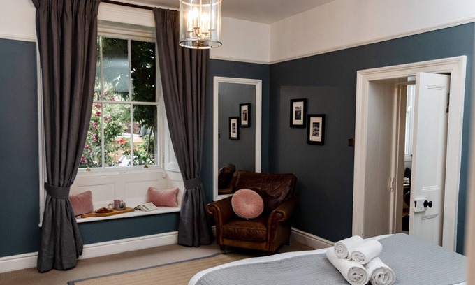 Giggleswick Apartment | Pendle View - Luxury Period Ground Floor Apartment