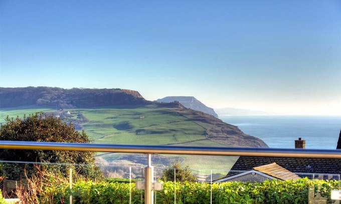 Charmouth House | PENDOWER, pet friendly, country holiday cottage in Charmouth
