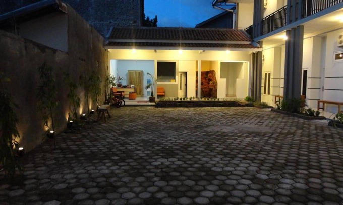 Catur Tunggal House | Pendowo Huis Guest House