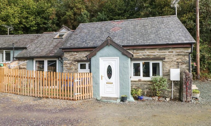 Clydey House | Pendre Cottage