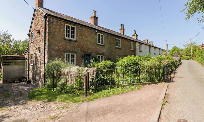 Blakeney Cottage | PENNFIELDS, family friendly, character holiday cottage in Blakeney