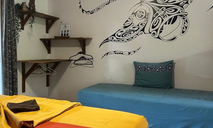 Rangiroa Bed & Breakfast | Pension Bounty Rangiroa - Art Gallery & Tropical Garden
