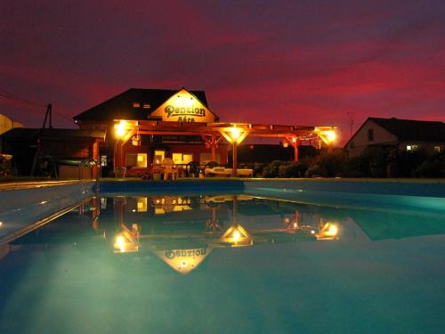 Hevlin Hotel | Pension Sara