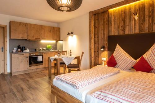 Otterfing House | Pension und Appartements Wild