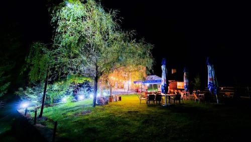 Traisteni House | Pensiunea La Taverna