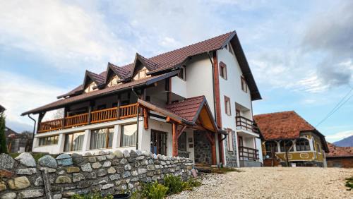 Corbeni House | Pensiunea Tesoro