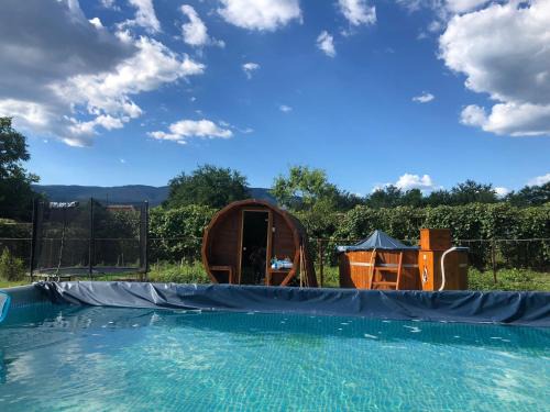 Tirgu Jiu House | Pensiunea Valea Șușiței, Ciubar, Sauna, ATV, Safarii Jepp Offroad Ghid Turistic, Climbing, Rafting, Paragliding