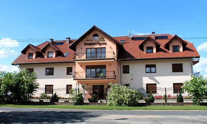 Otyn Bed & Breakfast | Pensjonat Korona