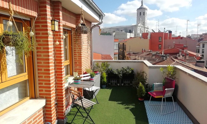 Valladolid City Centre Apartment | Penthouse center with large terrace, renovated and sunny. Wifi - License
