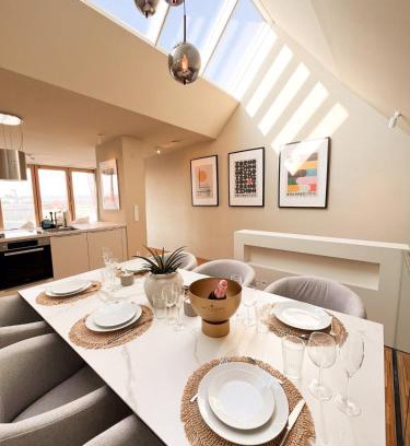 Friedrichstadt Apartment | Penthouse Deluxe I Dachterrasse I Parkplatz