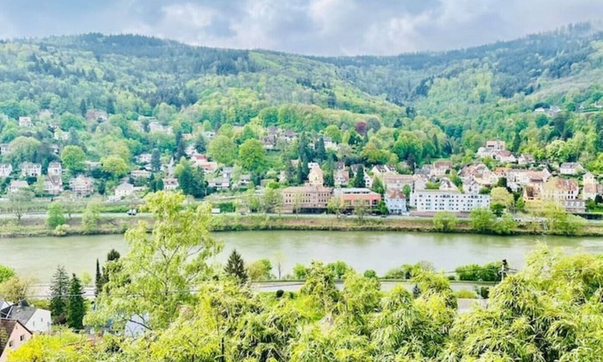 Schlierbach Apartment | Penthouse Overlooking the Neckar