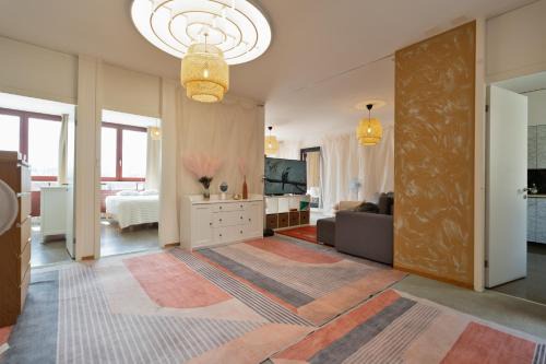 Basel Apartment | Penthouse Rooftop Loft, 190sq, Panorama Terrace, 1min to Main Station- 5min to City
