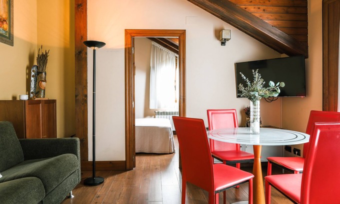 Solares Apartment | Penthouse-semi rustico -Apartment-Ensuite with Jet bath