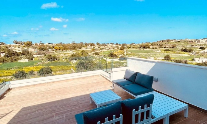 Marsaxlokk Apartment | Penthouse with an Amazing View