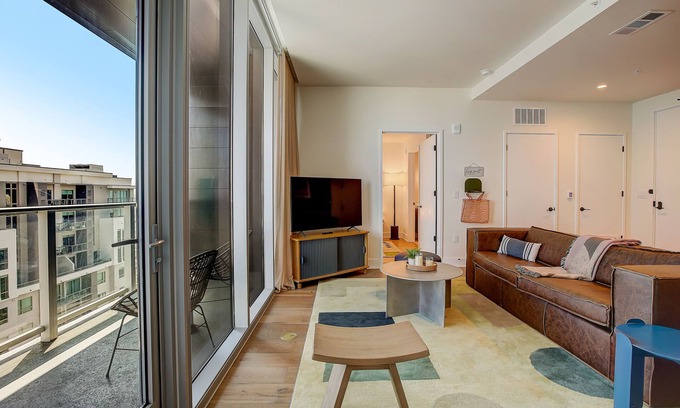 Rainey Street Historic District Condo | Penthouse with river view balcony, rooftop pool & prime location, dog-friendly