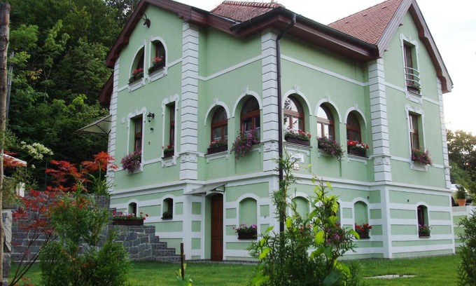 Sever House | Penzión Zlatý Jeleň