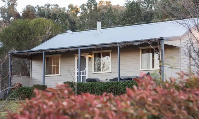 Eurunderee Cottage | Peppertree Farm