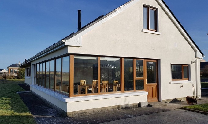 Enniscrone House | Perched on the edge of Enniscrone golf course with panoramic views.