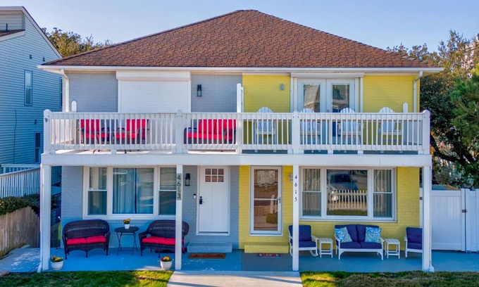 Chic's Beach House | Perfect Beach Getaway Spot and Great For Families