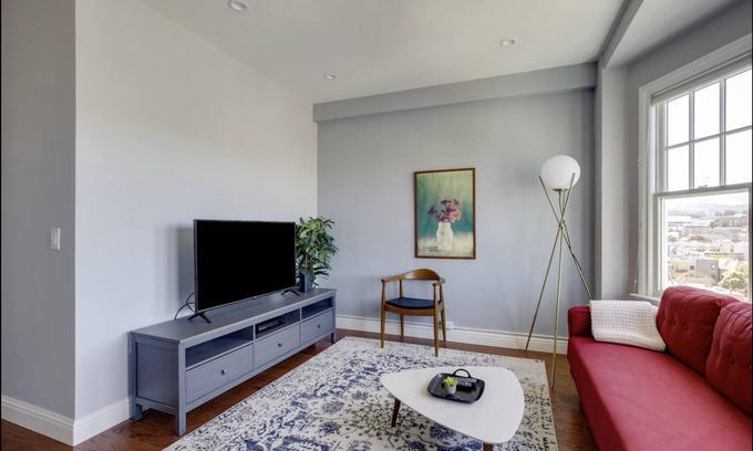 Lower Pacific Heights Condo | Perfect City Getaway /Experience the Beauty and Life of San Francisco!