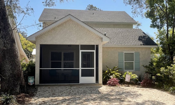 Saint Simons Island Cottage | Perfect Cottage and Getaway, great location, and all 5 star ratings!