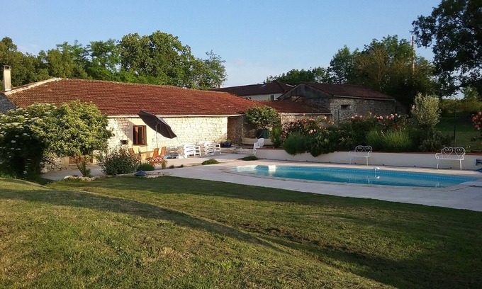 Montaigu-de-Quercy Cottage | Perfect gite for a couple