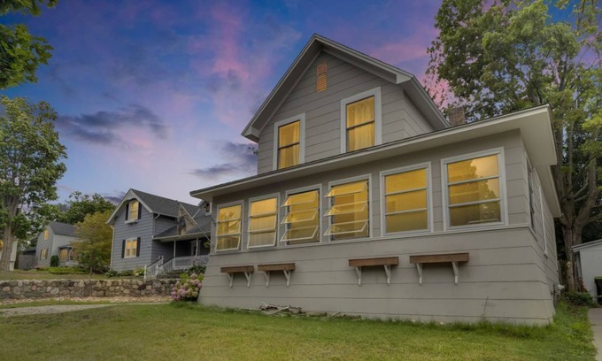 Petoskey House | Perfect in-town Petoskey licensed full house rental new kitchen. Always clean.