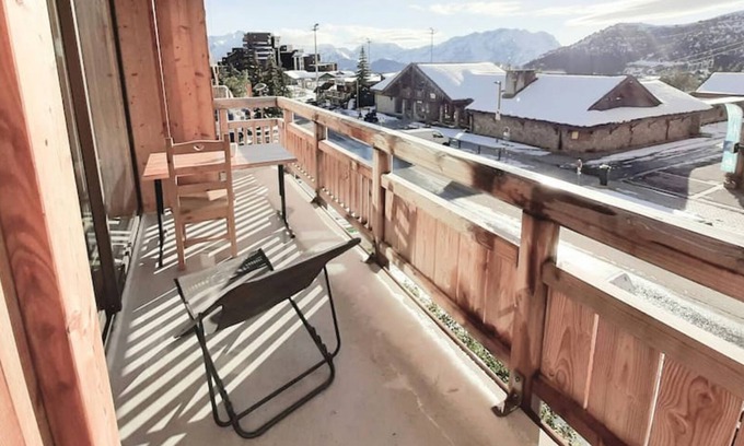 Jeux Apartment | Perfect location in the heart of Alpe d'Huez : ideal ski 2 room terrace parking