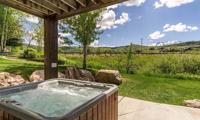 Ogden Condo | Perfect Snowbasin Lodging. LS14A