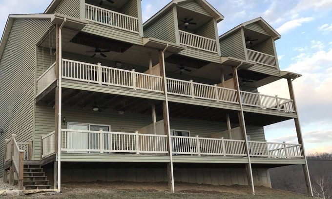 Grafton Condo | Perfect Weekend Getaway! Condo With Great River Views! Pool!