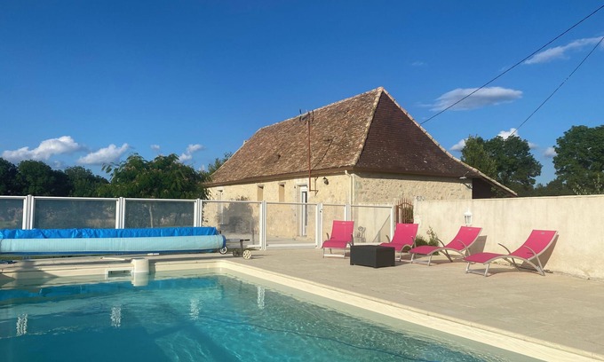 Sainte-Sabine-Born Cottage | Périgord: gite with secure swimming pool in the heart of Dordogne bastides