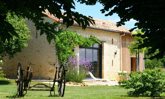 Pressignac-Vicq House | Perrot en Périgord : Charming stone villa with swimming pool
