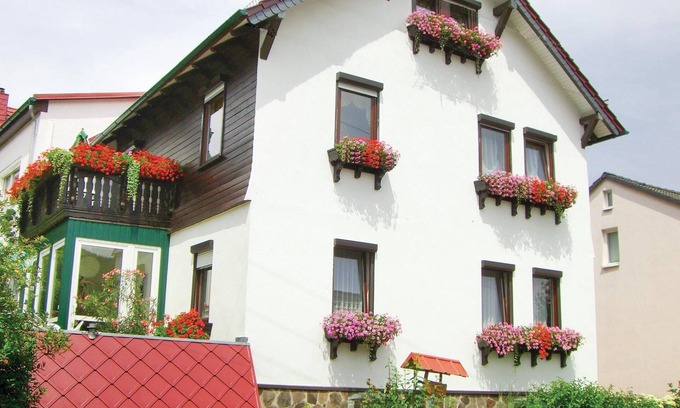 Waltershausen Apartment | Pet friendly apartment