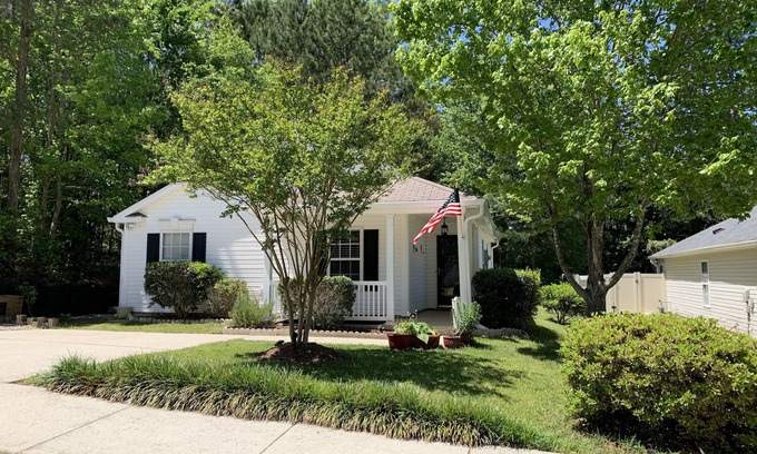 Apex House | Pet friendly 1,150 sqft one story, 3 bedrooms, 2 full bath home