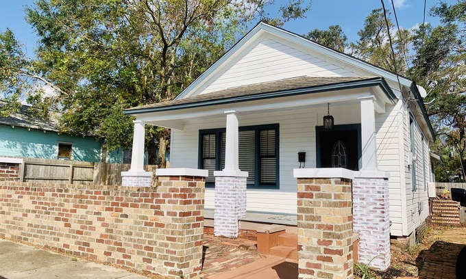 Old East Hill House | Pet Friendly 2/1.5 in the Heart of Historic Pensacola