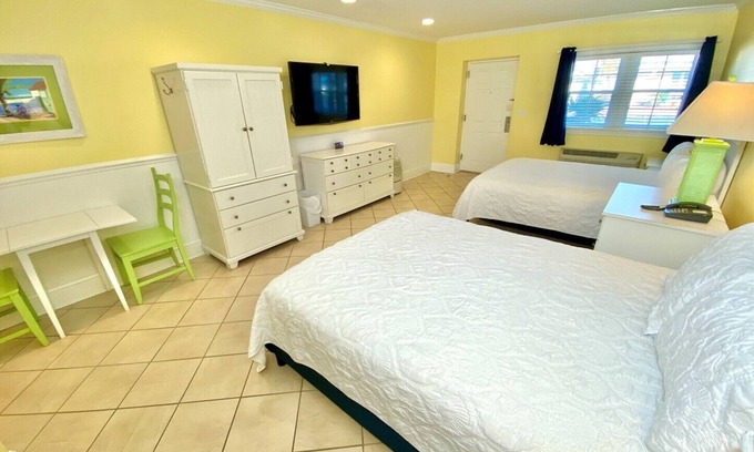 Atlantic Beach Hotel | Pet-friendly, 3 Blocks to Beach, Pool! Unit 302