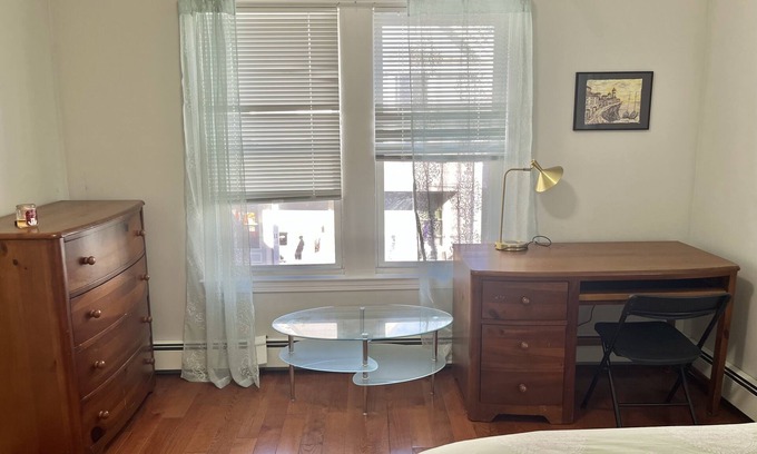 Malden Condo | Pet Friendly 3-BR 2-Bath Spacious Condo 15 minutes to Boston