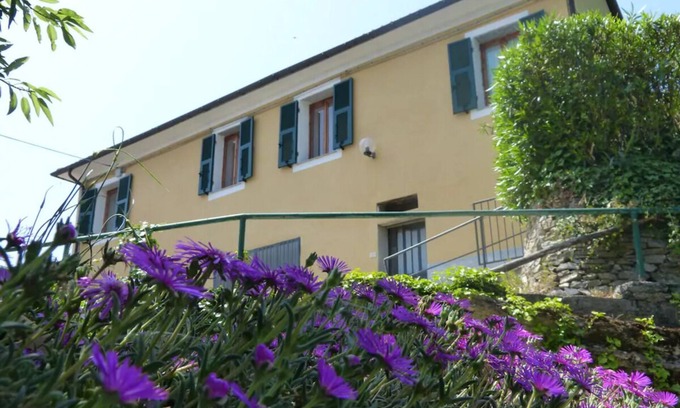 Casanova Lerrone Apartment | Pet-Friendly Apartment 'Casa dei Fiori' with Mountain View & Wi-Fi