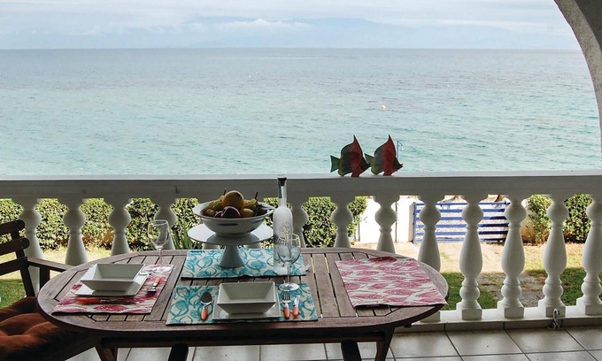 Melissi Apartment | Pet friendly apartment in Melissi with WiFi