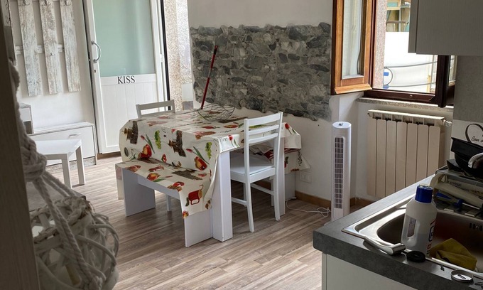 Beverino Apartment | Pet-Friendly Apartment 'Il bacio delle stelle' with Balcony & Wi-Fi