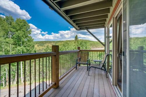 Wildernest Apartment | Pet-Friendly Apt with Views 6 Mi to Keystone Resort