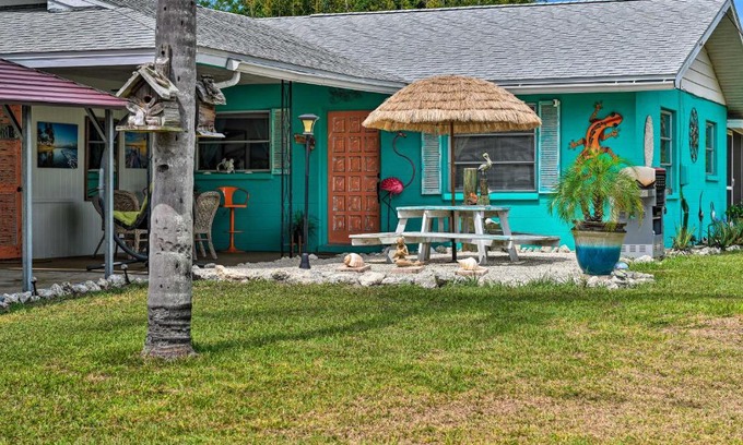 Whitney Beach House | Pet-Friendly Bradenton Home about 3 Mi to Cortez Beach