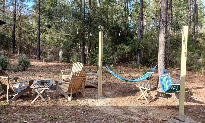 Colmesneil Cabin | Pet friendly cabin on 5 acres!